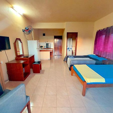 Latanier Beach Hotel Grand Baie Esterno foto