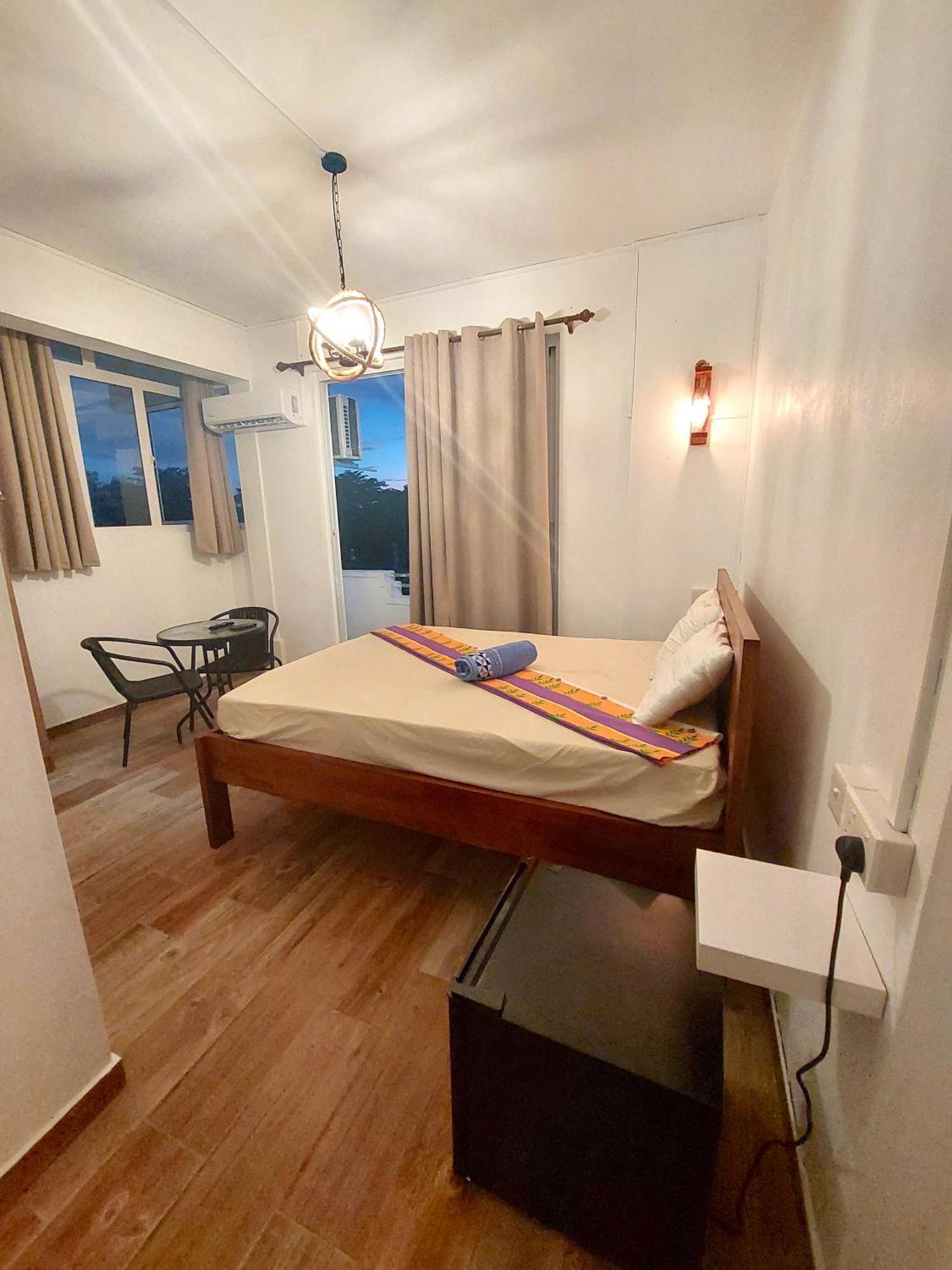 Latanier Beach Hotel Grand Baie Esterno foto